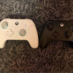 GameSir G7 SE Black and White Controllers